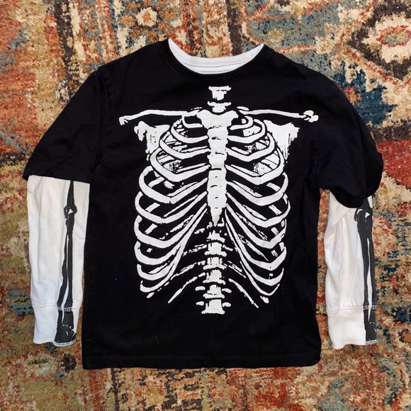 Skeleton Shirt 🦴 - Picture 1 of 2
